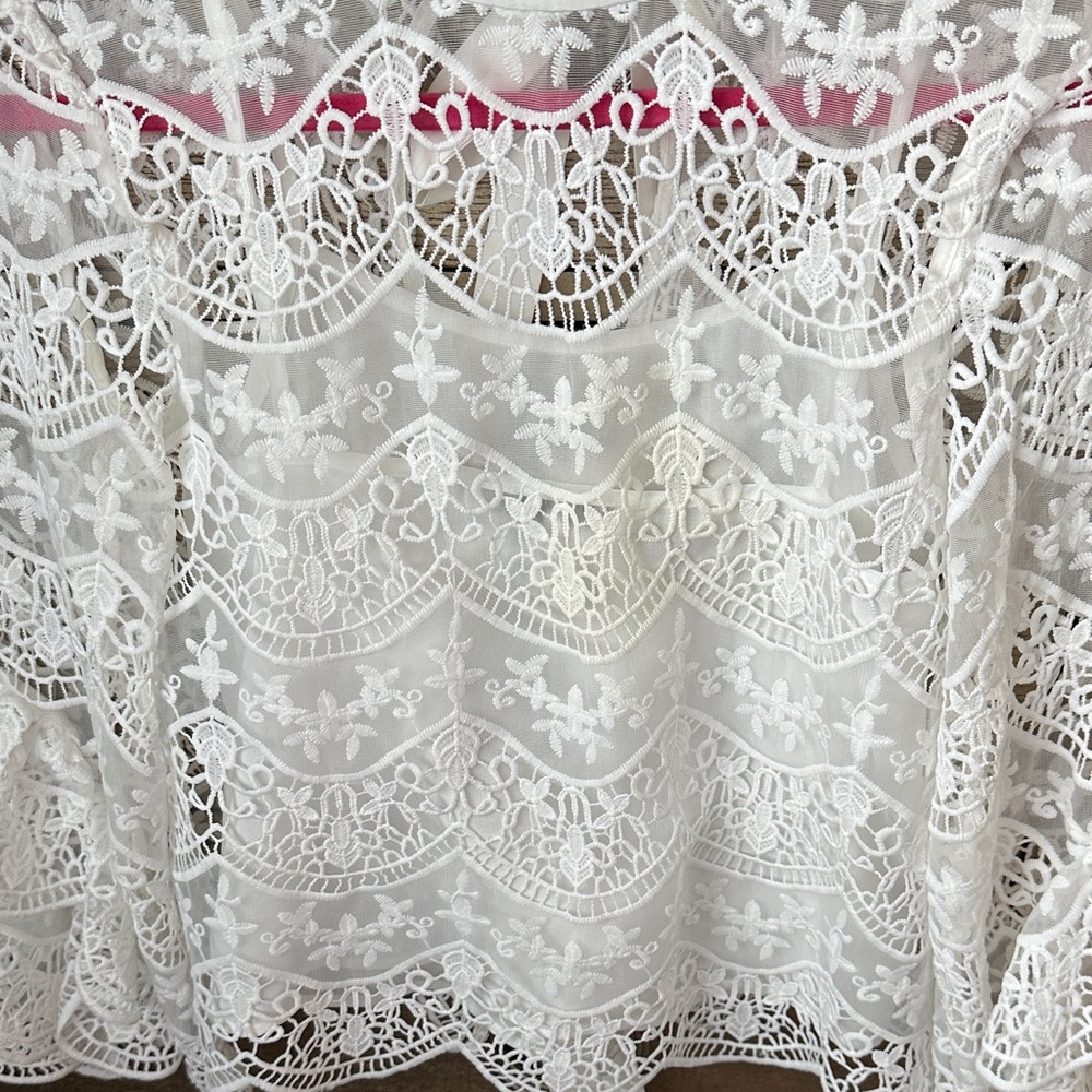 🛍️SALE🛍️ Endless Rose Mock Neck Bell Sleeves Open Back White Lace Blouse - Picture 6 of 6